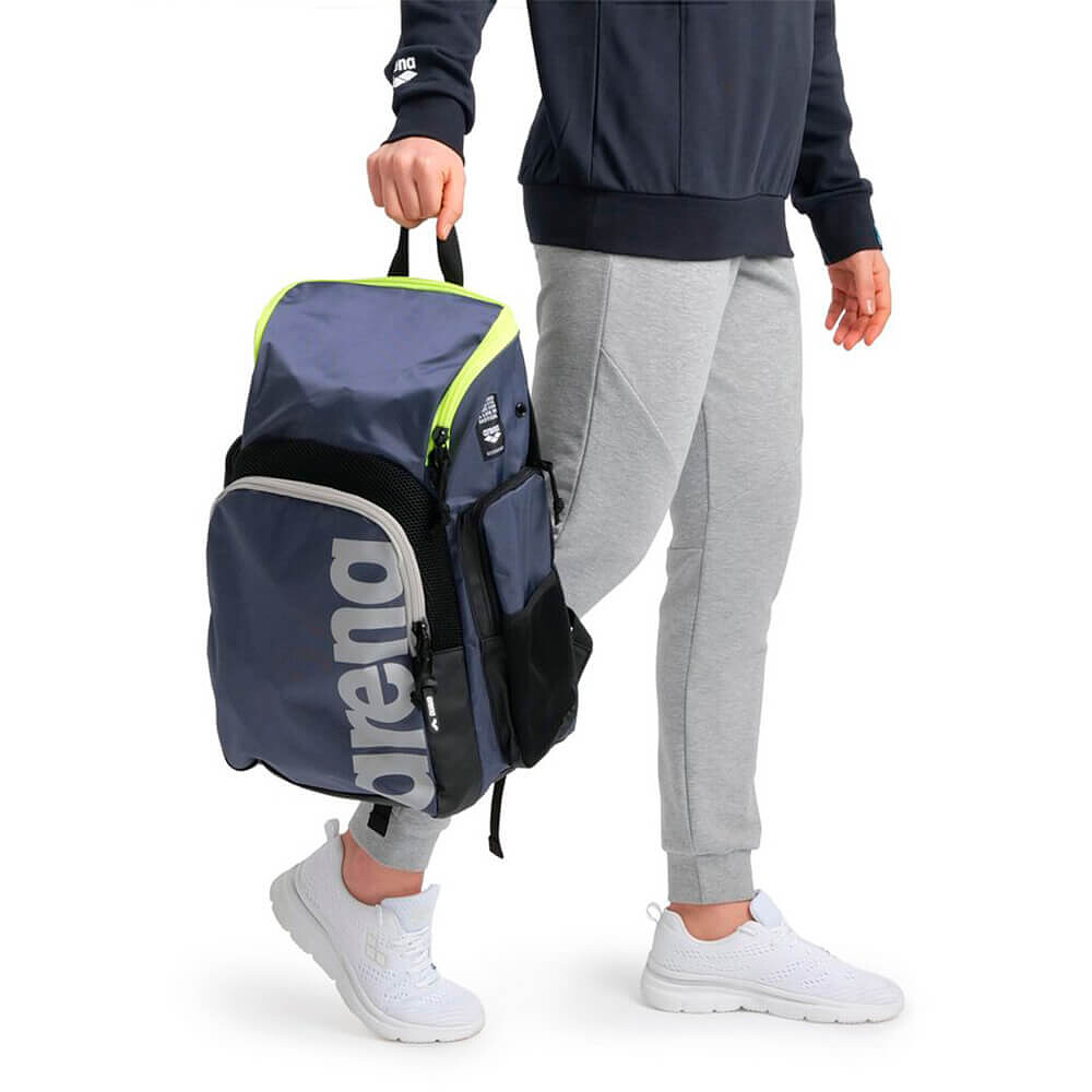 3912833