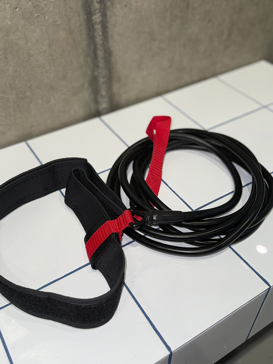 SWELL Резиновый тренажер для бассейна "Resistance Belt" Red
